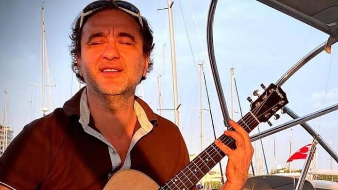 Rock Müzisyeni Nev Yoğun Bakıma Kaldırıldı