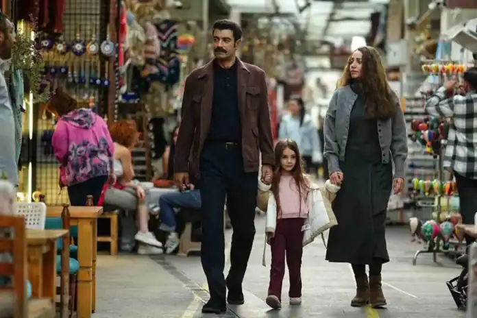 Sevdan Bir Ateş dizisinin başrol oyuncuları Murat Ünalmış ve Özge Özacar