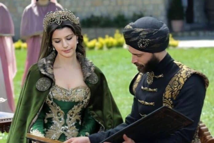 Beren Saat ve Ekin Koç, Tüm Yorgun Atlar filmiyle on yıl sonra yeniden bir arada